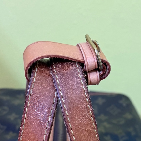 Louis Vuitton Vachetta Leather Poignet - Authentic - Picture 3 of 14